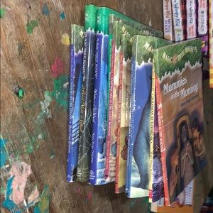12 Magic Treehouse books